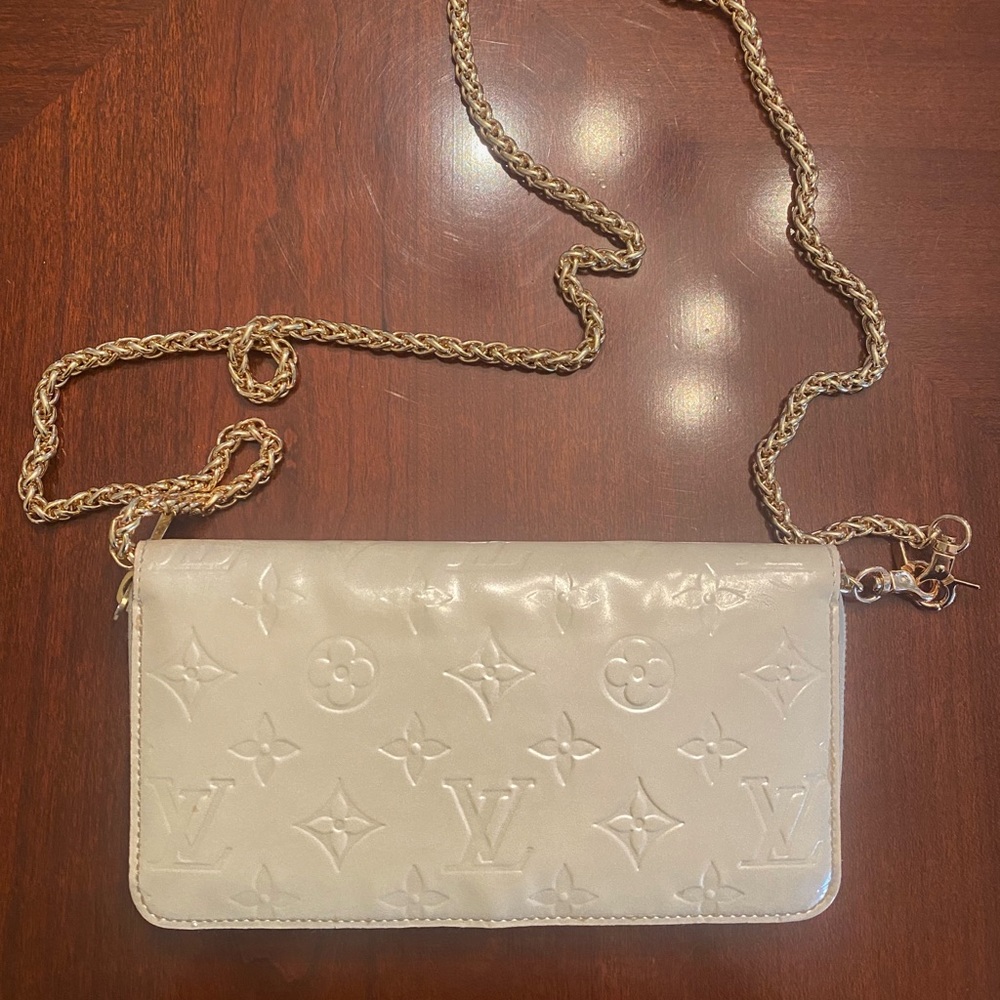 Louis Vuitton Zippy Wallet